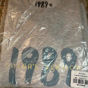Taylor Swift 1989 Spotify Fans First Exclusive sweatshirt (medium)